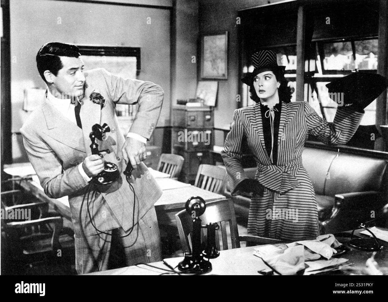 SEIN MÄDCHEN FRIDAY COLUMBIA STELLT CARY GRANT, ROSALIND RUSSELL VOR Datum: 1940 Stockfoto