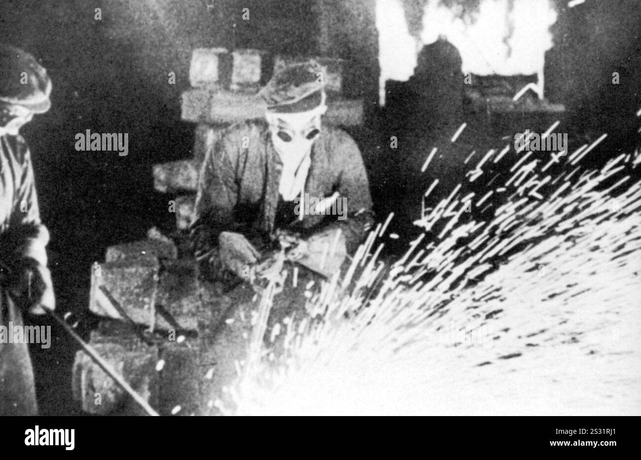 Hören Sie GROSSBRITANNIEN DOKUMENTARFILM VON HUMPHREY JENNINGS BILD VON DER RONALD GRANT ARCHIV HÖREN SIE GROSSBRITANNIEN Datum: 1942 Stockfoto