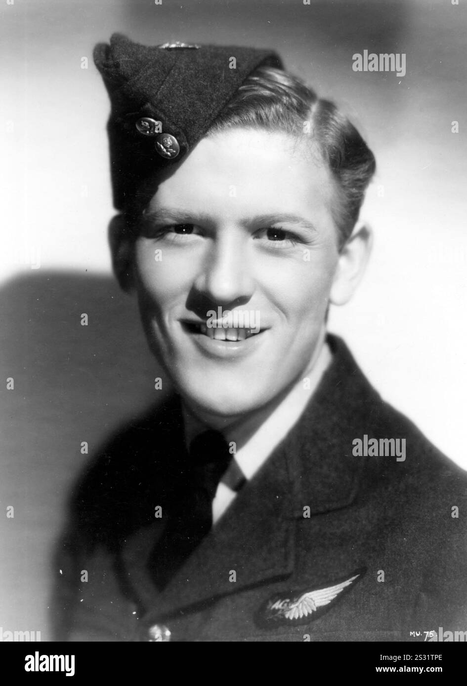 MILLIONEN WIE US GORDON JACKSON Datum: 1943 Stockfoto