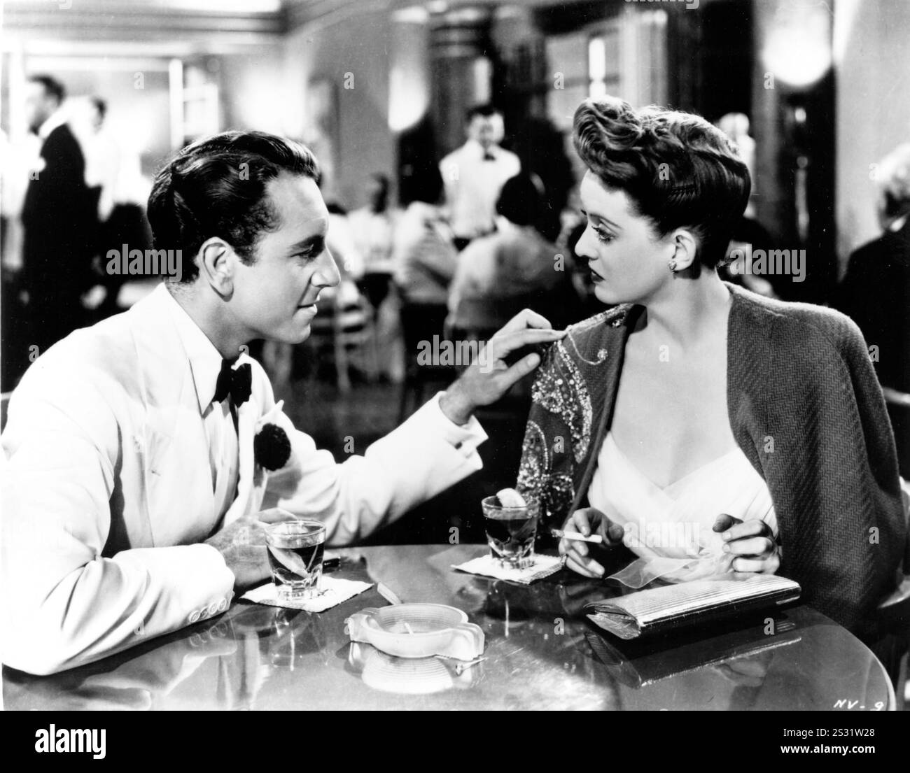 NUN BILDEN VOYAGER PAUL HENREID UND BETTE DAVIS DAS RONALD GRANT ARCHIV, EINEN WARNER BROS FILM Datum: 1942 Stockfoto