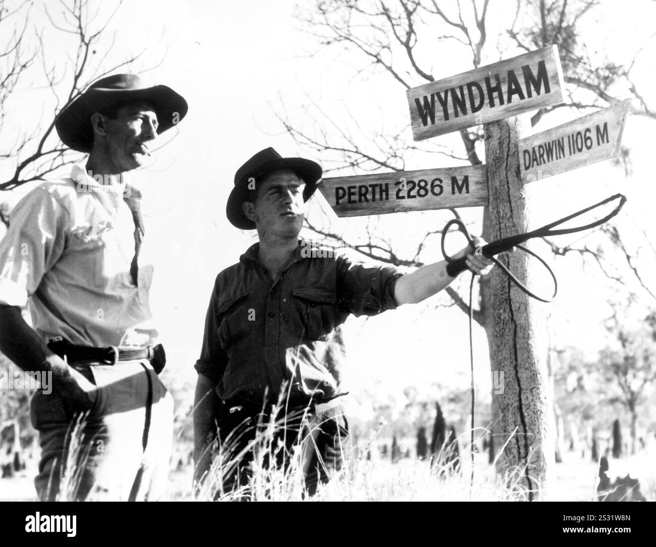 DIE OVERLANDERS CHIPS RAFFERTY Datum: 1946 Stockfoto