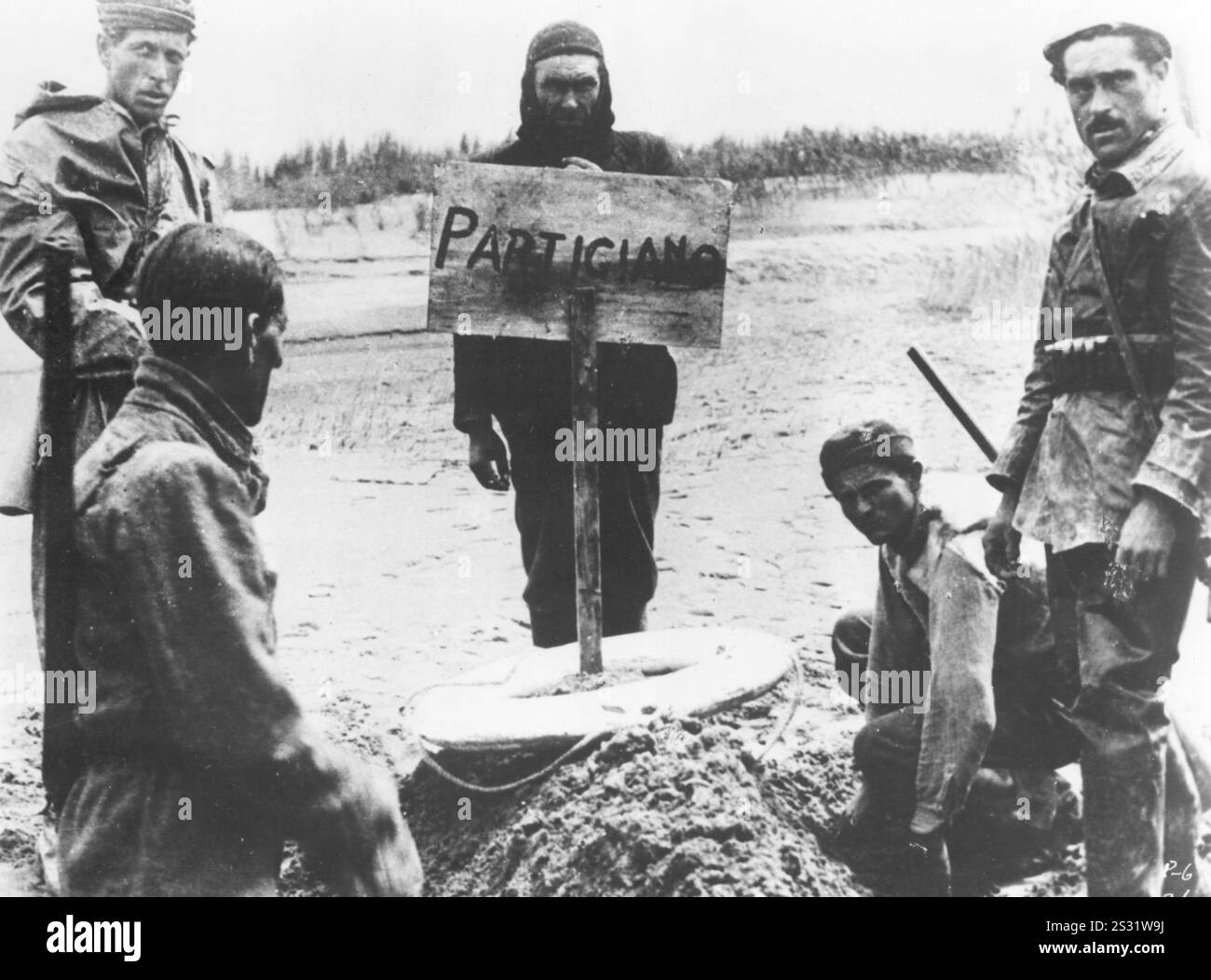 PAISA UNTER DER REGIE VON ROBERTO ROSSELLINI BILD AUS DEM RONALD GRANT ARCHIV PAISA UNTER DER REGIE VON ROBERTO ROSSELLINI Datum: 1946 Stockfoto