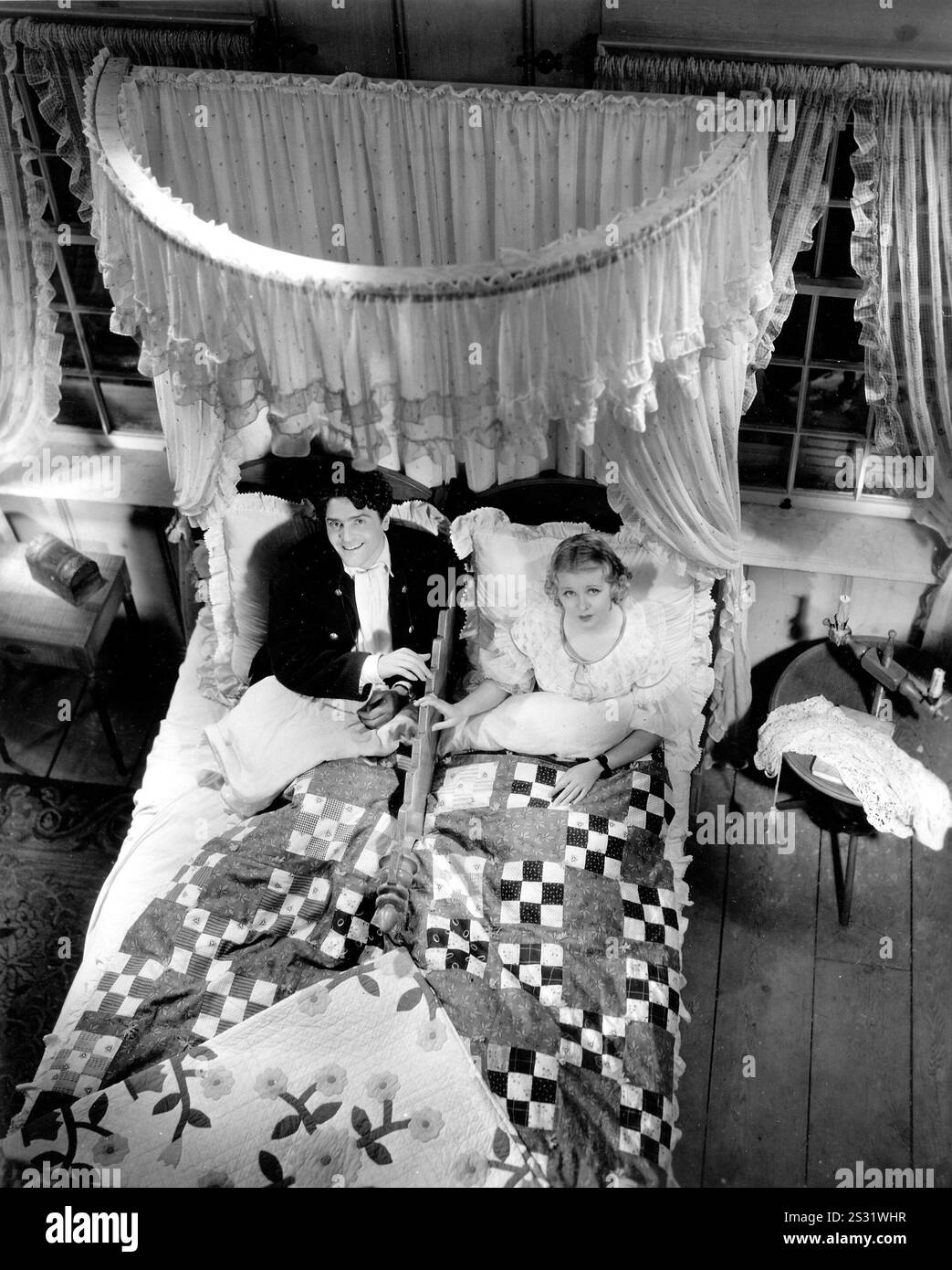 DIE VERFOLGUNG DES GLÜCKS HAUPTBILDER FRANCIS LEDERER, JOAN BENNETT BILD AUS DEM RONALD GRANT ARCHIV DIE VERFOLGUNG DES GLÜCKS HAUPTBILDER FRANCIS LEDERER, JOAN BENNETT Datum: 1934 Stockfoto