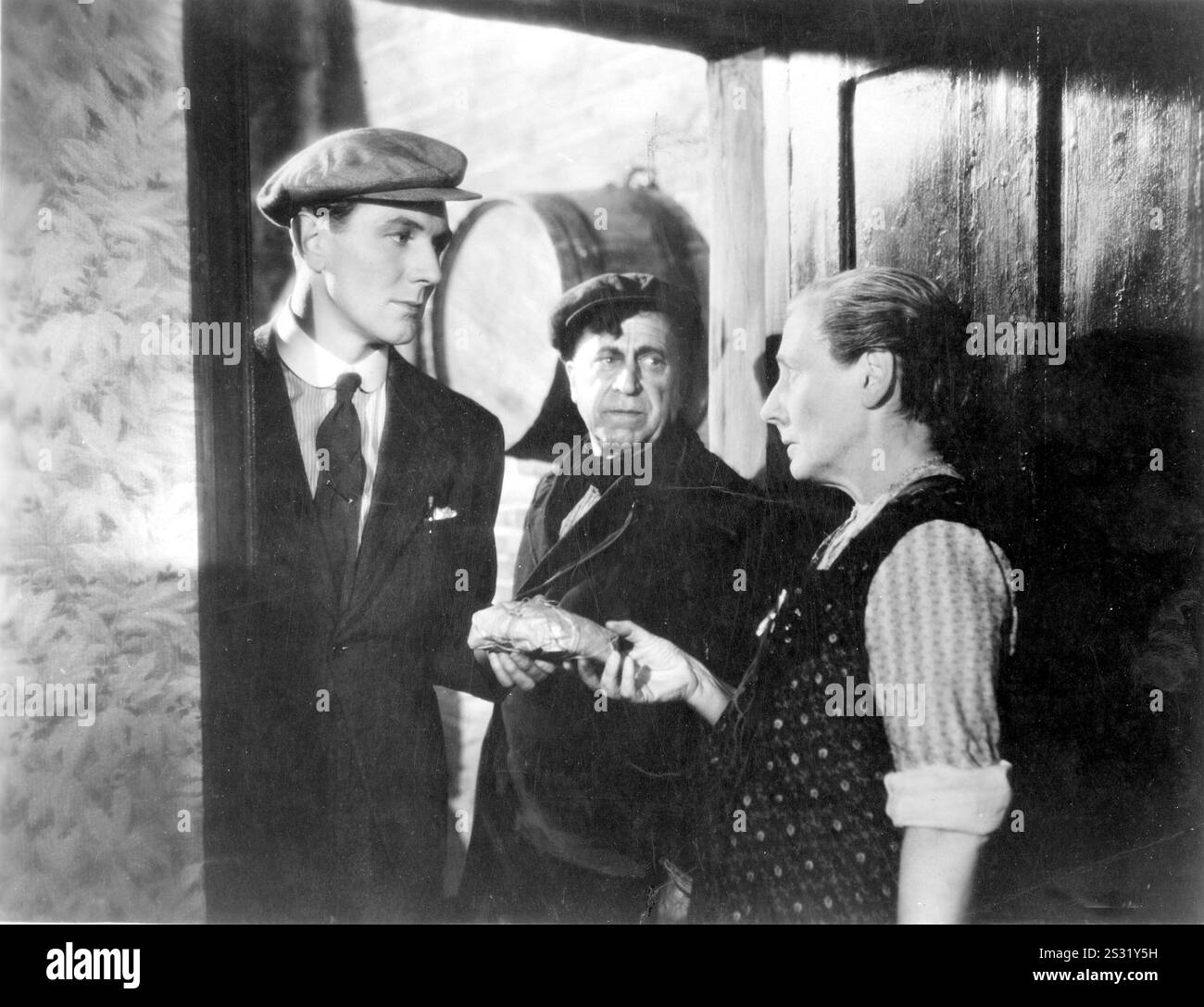 DIE STERNE SCHAUEN NACH UNTEN GROSSE NATIONALE BILDER MICHAEL REDGRAVE, EDWARD RIGBY, NANCY PRICE BILD AUS DEM RONALD GRANT ARCHIV DIE STERNE SCHAUEN NACH UNTEN GROSSE NATIONALE BILDER MICHAEL REDGRAVE, EDWARD RIGBY, NANCY PRICE Datum: 1939 Stockfoto