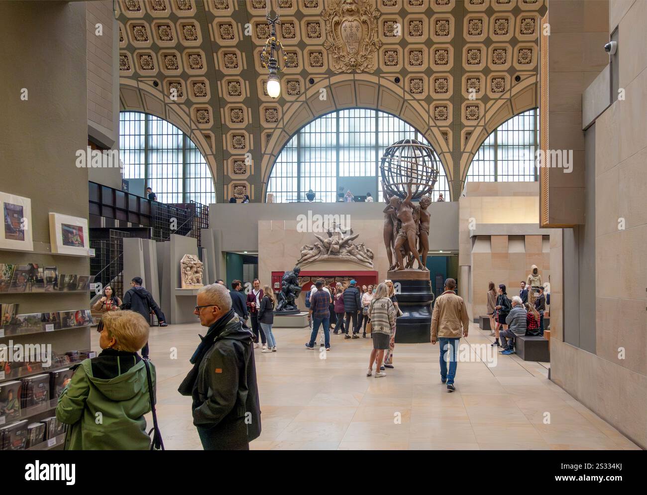 Menschen im Musee d'Orsay, Paris, Frankreich Stockfoto