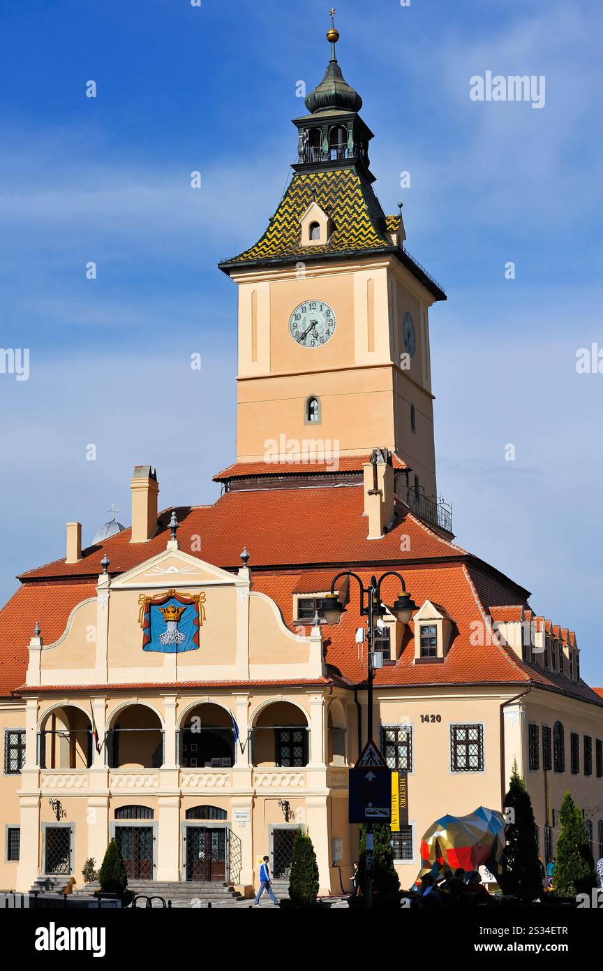 Ehemaliges Gemeindehaus mit Geschichtsmuseum, Gemeindeplatz (piata Sfatului), Brasov, Siebenbürgen, Rumänien, Südost- und Mitteleuropa Stockfoto