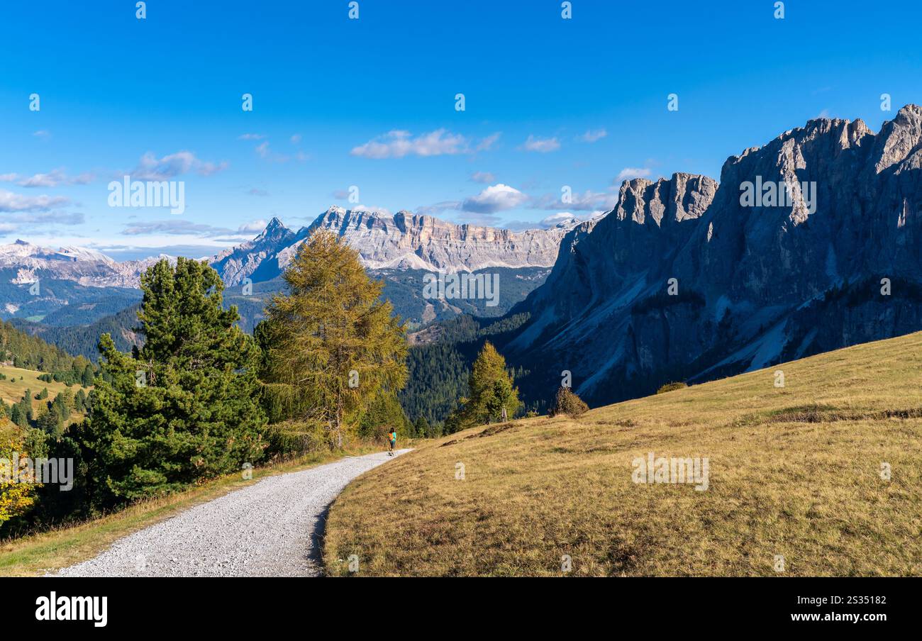 Wandern im Bereich der Geisler Gruppe, Puez-Geisler, Lungiarü, Dolomiten, Italien, Europa Stockfoto