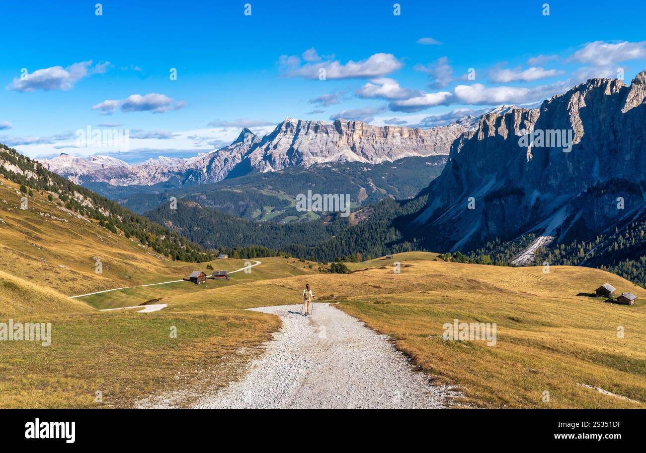 Wandern im Bereich der Geisler Gruppe, Puez-Geisler, Lungiarü, Dolomiten, Italien, Europa Stockfoto