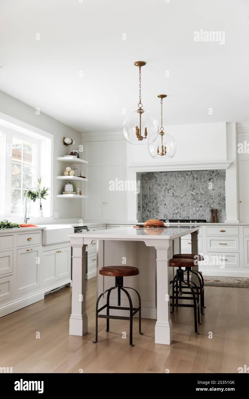 Modern gestaltete Häuser für Familien Stockfoto