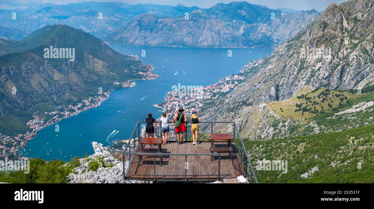 Aussichtsplattform, Blick auf Kotor, Bucht von Kotor, Landschaft, Montenegro, Crna Gora, Meer, Panorama Stockfoto