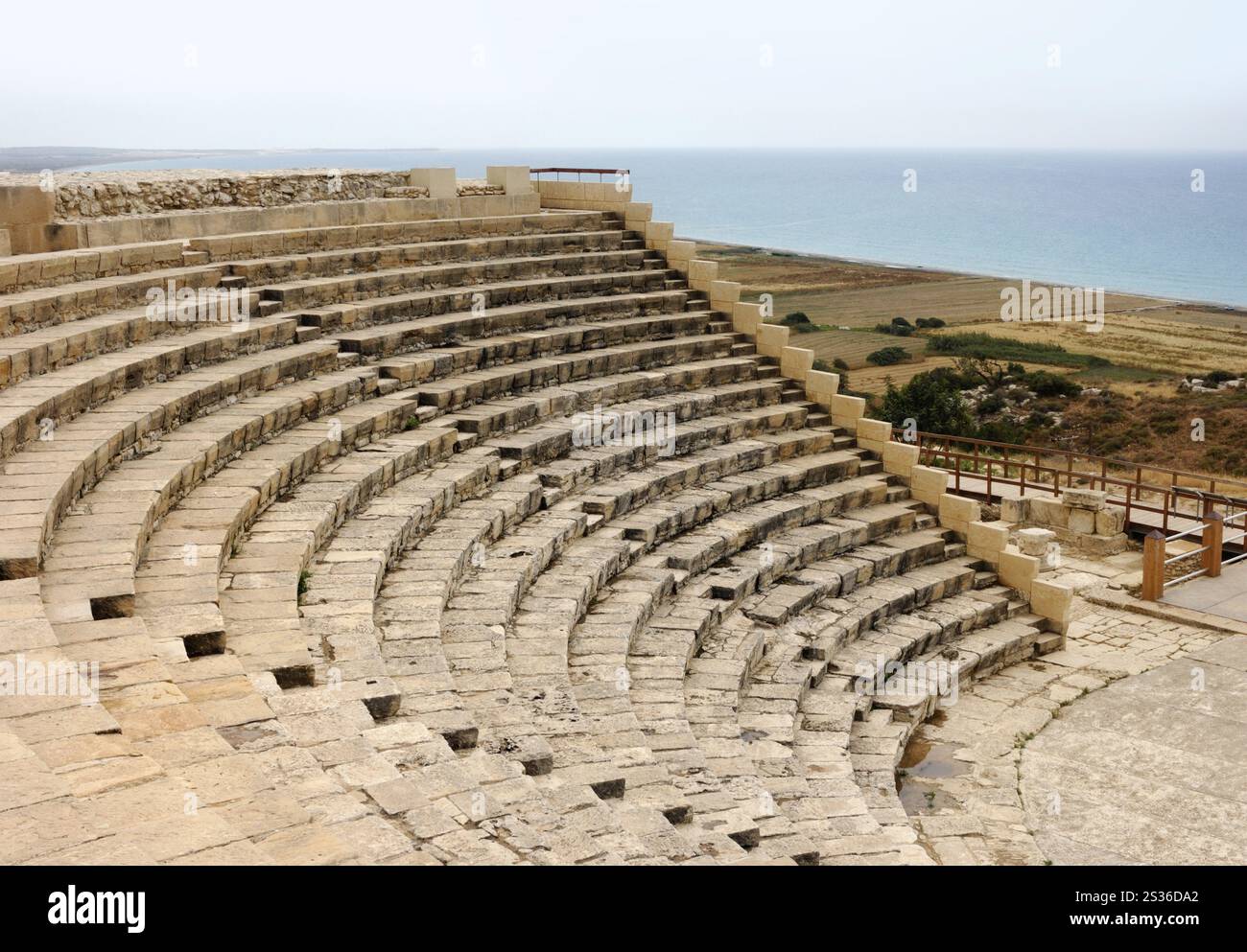 Stock Foto des griechisch-römischen Theaters an der archäologischen Stätte Kourion im Zypern Mittelmeer im Hintergrund Frühling 2007 Horizontal Stockfoto