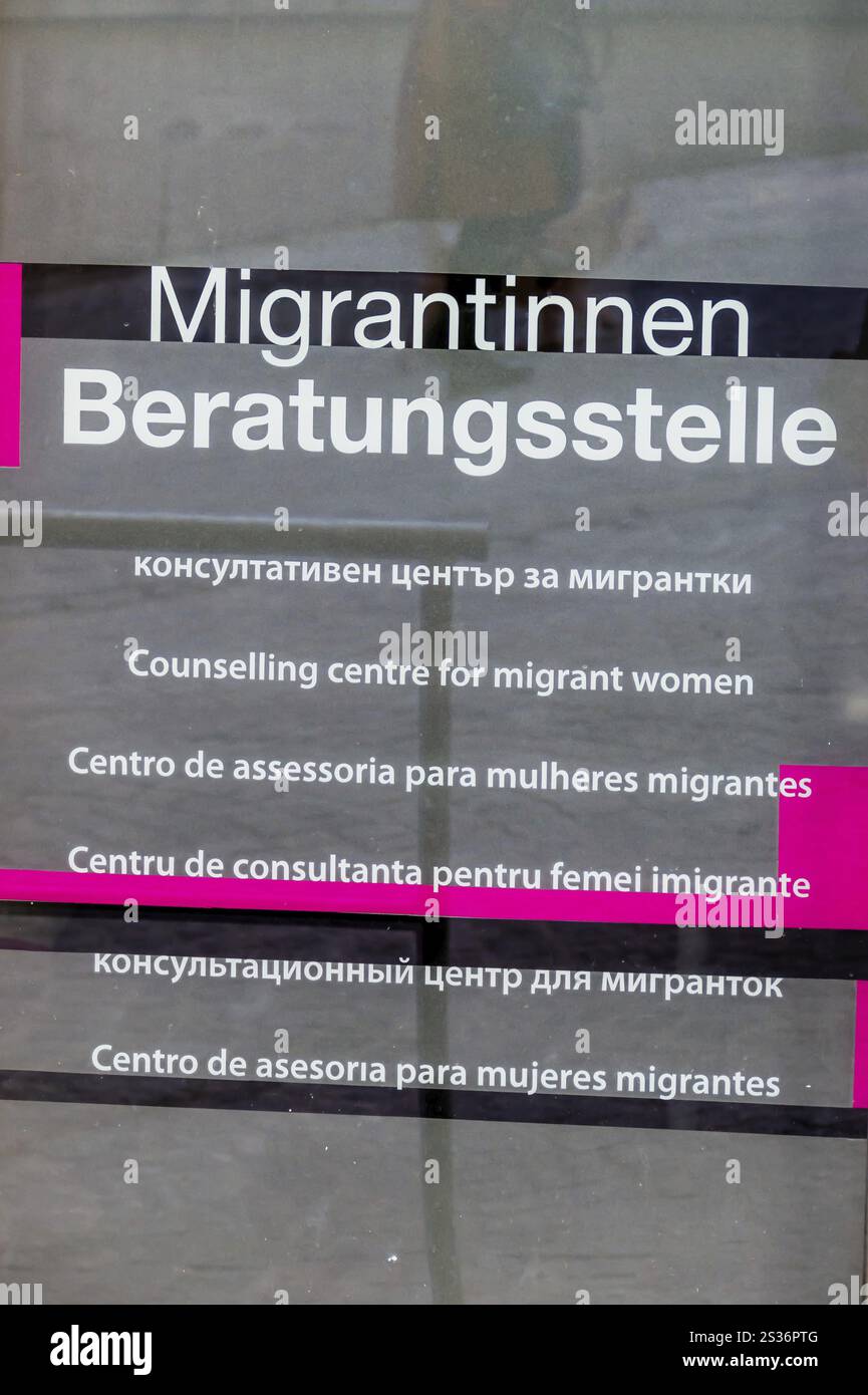 Migrantenfrauenberatungsstelle Shield, Symbol für Migration, Einwanderungspolitik, Frauen Österreich Stockfoto