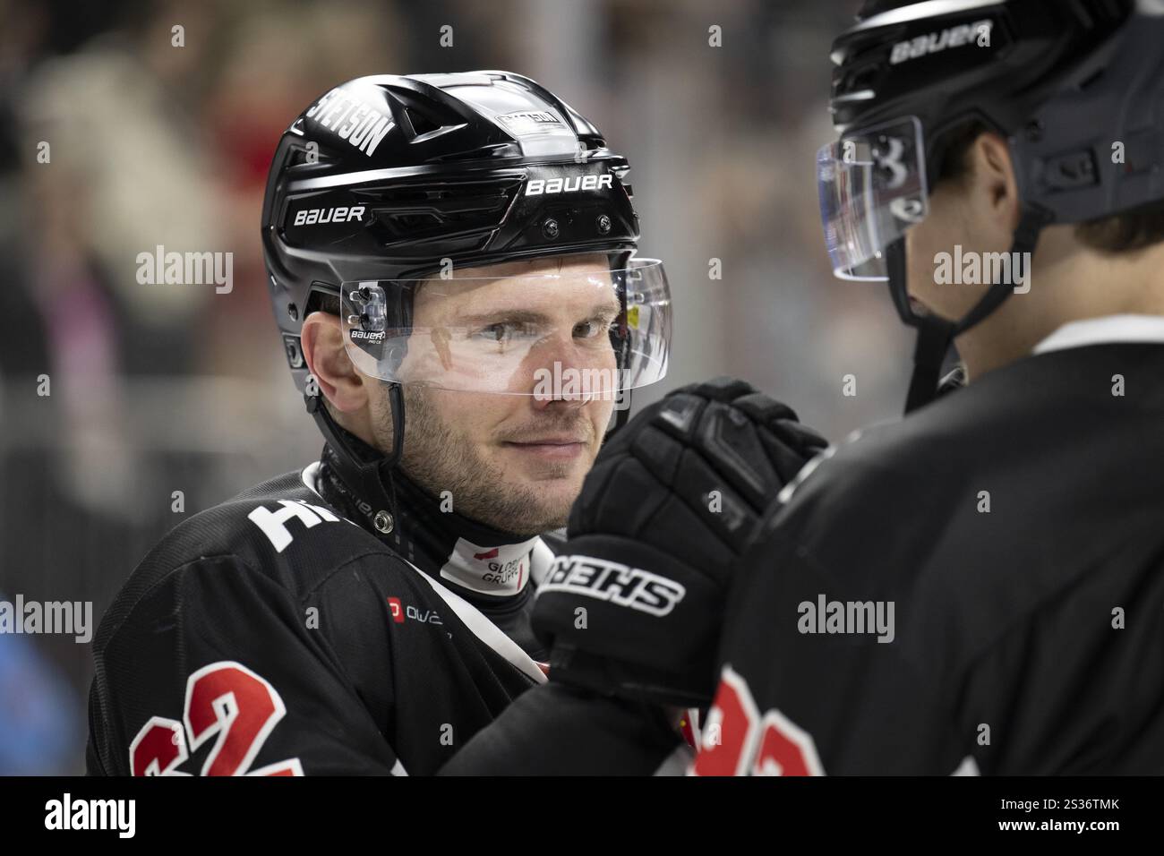 Köln, LanxessArena, Nordrhein-Westfalen, Parker Tuomie (Cologne Sharks, #62), PENNY DEL, Cologne Sharks- Eisbaeren Berlin am 07/01/2025 im L Stockfoto