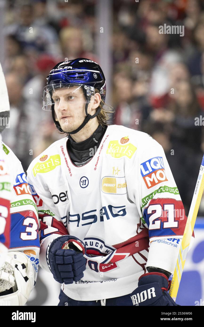 Köln, LanxessArena, Nordrhein-Westfalen, Manuel Wiederer (Eisbaeren Berlin, #21), PENNY DEL, Koelner Haie- Eisbaeren Berlin am 01/2025 Stockfoto