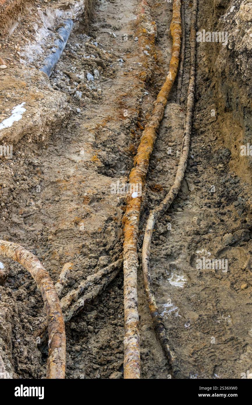 Veraltete Leitungen für Gas, Wasser und Abwasser werden renoviert. Österreich Stockfoto