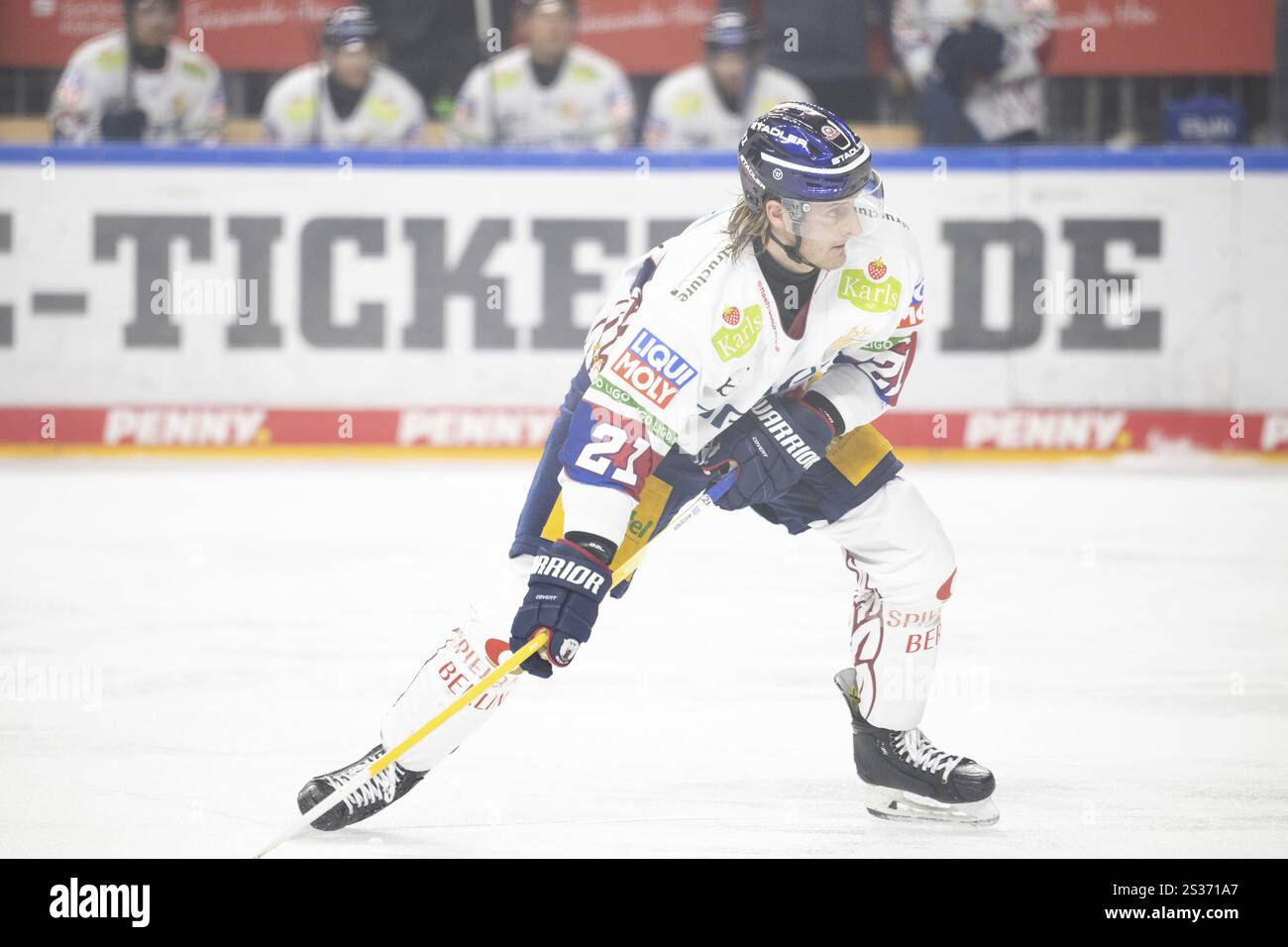 Köln, LanxessArena, Nordrhein-Westfalen, Manuel Wiederer (Eisbaeren Berlin, #21), PENNY DEL, Koelner Haie- Eisbaeren Berlin am 01/2025 Stockfoto