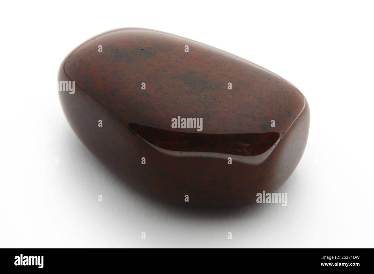 Stockfoto eines roten Streifenjaspis - Vertrieb - mächtiger Heiler - Macht Edelstein Nahaufnahme - hilft Menschen, sich selbst zum Ausdruck zu bringen Stein der Gerechtigkeit Schutz und er Stockfoto