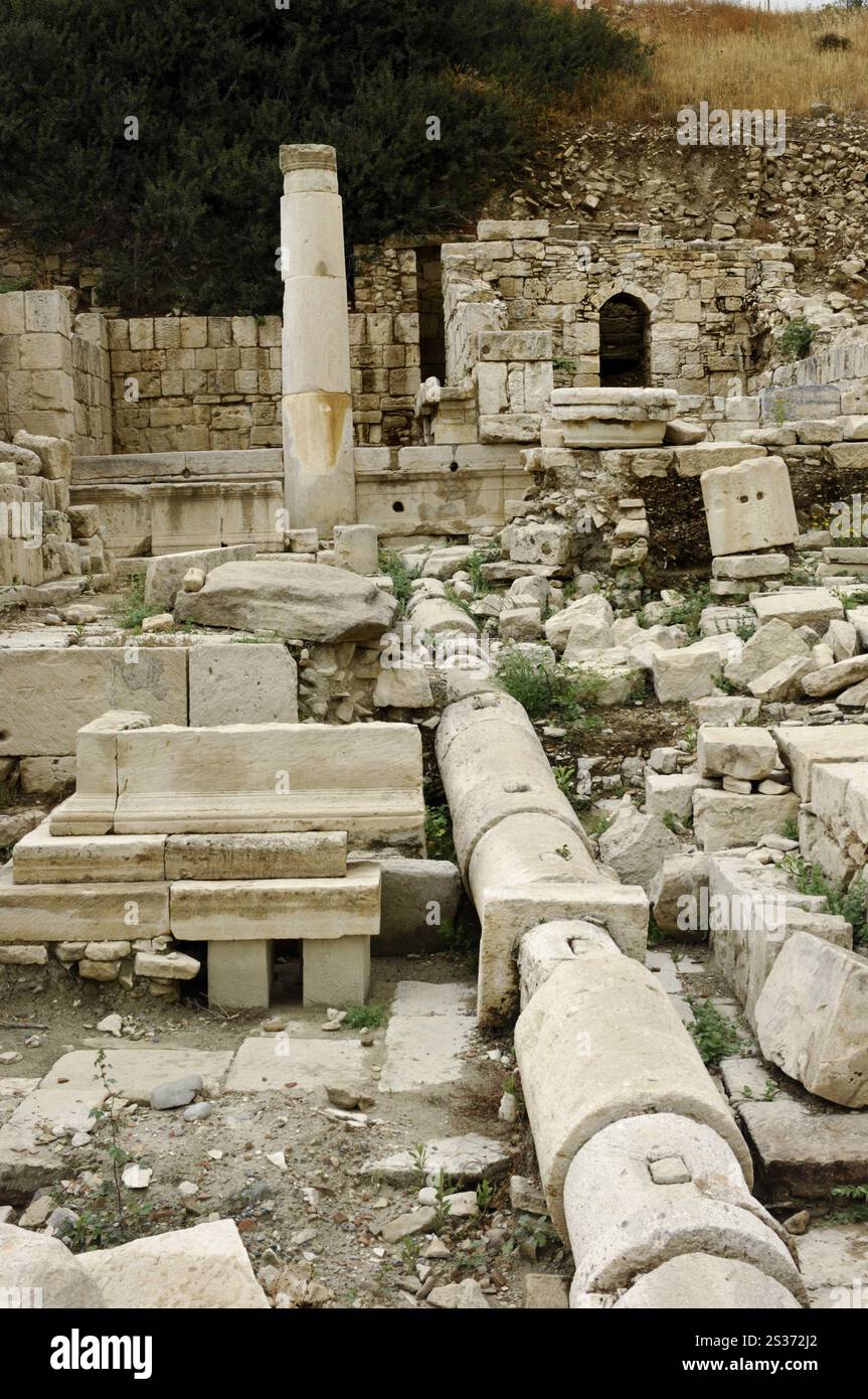 Überreste des Apollo-Tempelbades und einer Wasserpfeife. Die antike Stadt Amathus auf Zypern. Stockfoto