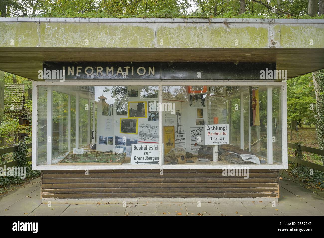 Pavillon als kleines Grenzmuseum, Deutsche Abteilung, Bergen an der Dumme, Kreis Luechow-Dannenberg, Niedersachsen, Deutschland, Europa Stockfoto