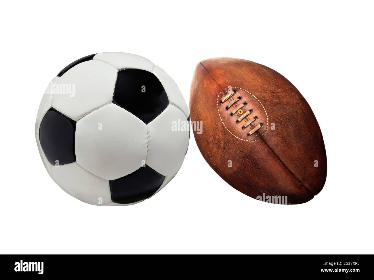 Amerikanischer und europäischer Fußball auf weißem Hintergrund Stockfoto