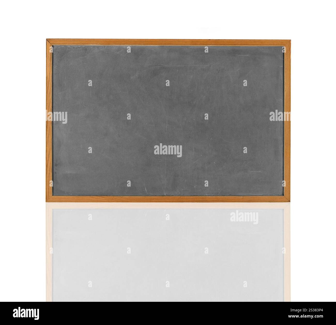 Leere Tafel in Holzrahmen isoliert. Leere Tafel im Holzrahmen Stockfoto