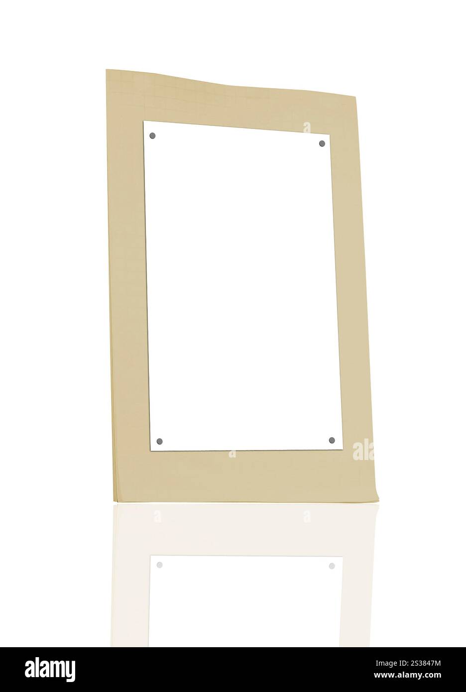 Staffelei mit leerer Leinwand isoliert auf weiß. Staffelei mit leerer Leinwand Stockfoto