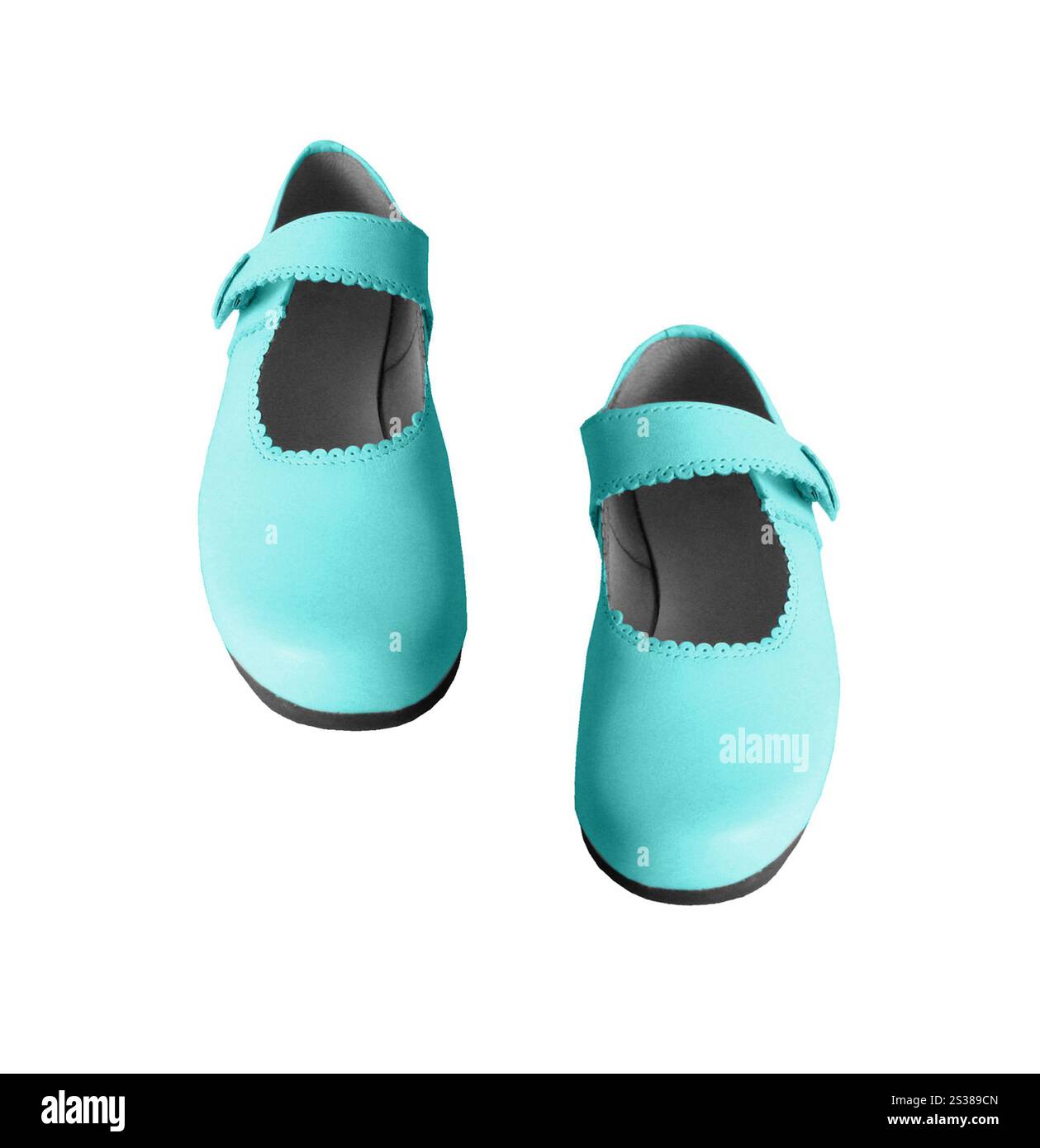 Blaue Pumps isoliert auf weißem Hintergrund. Blaue Pumps Stockfoto