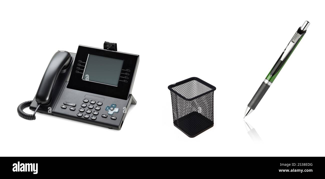 Geschäftsmann am Arbeitsplatz im Büro isoliert auf weißem Hintergrund. Geschäftsmann am Arbeitsplatz im Büro Stockfoto