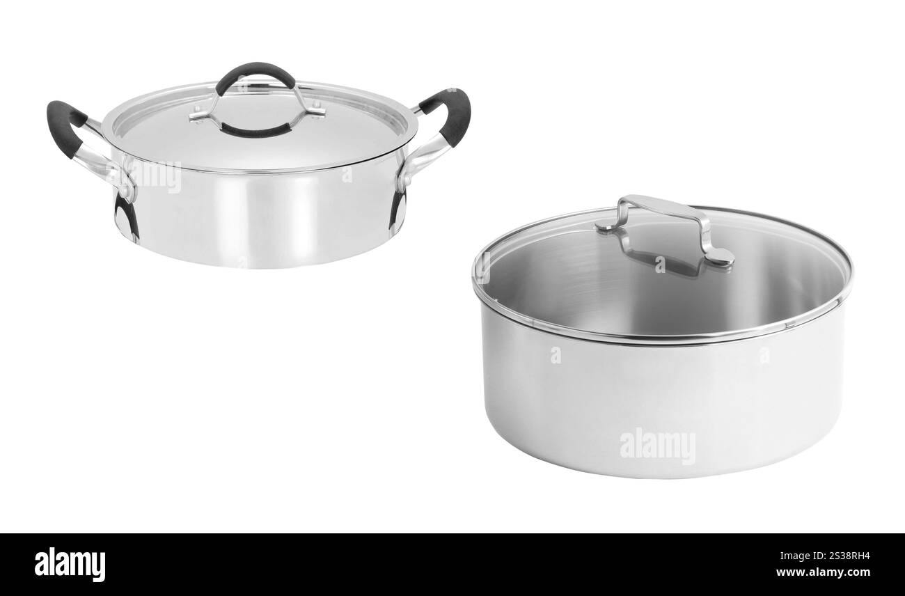 Kochtöpfe aus Edelstahl isoliert auf weißem Hintergrund. Kochtöpfe aus Edelstahl Stockfoto