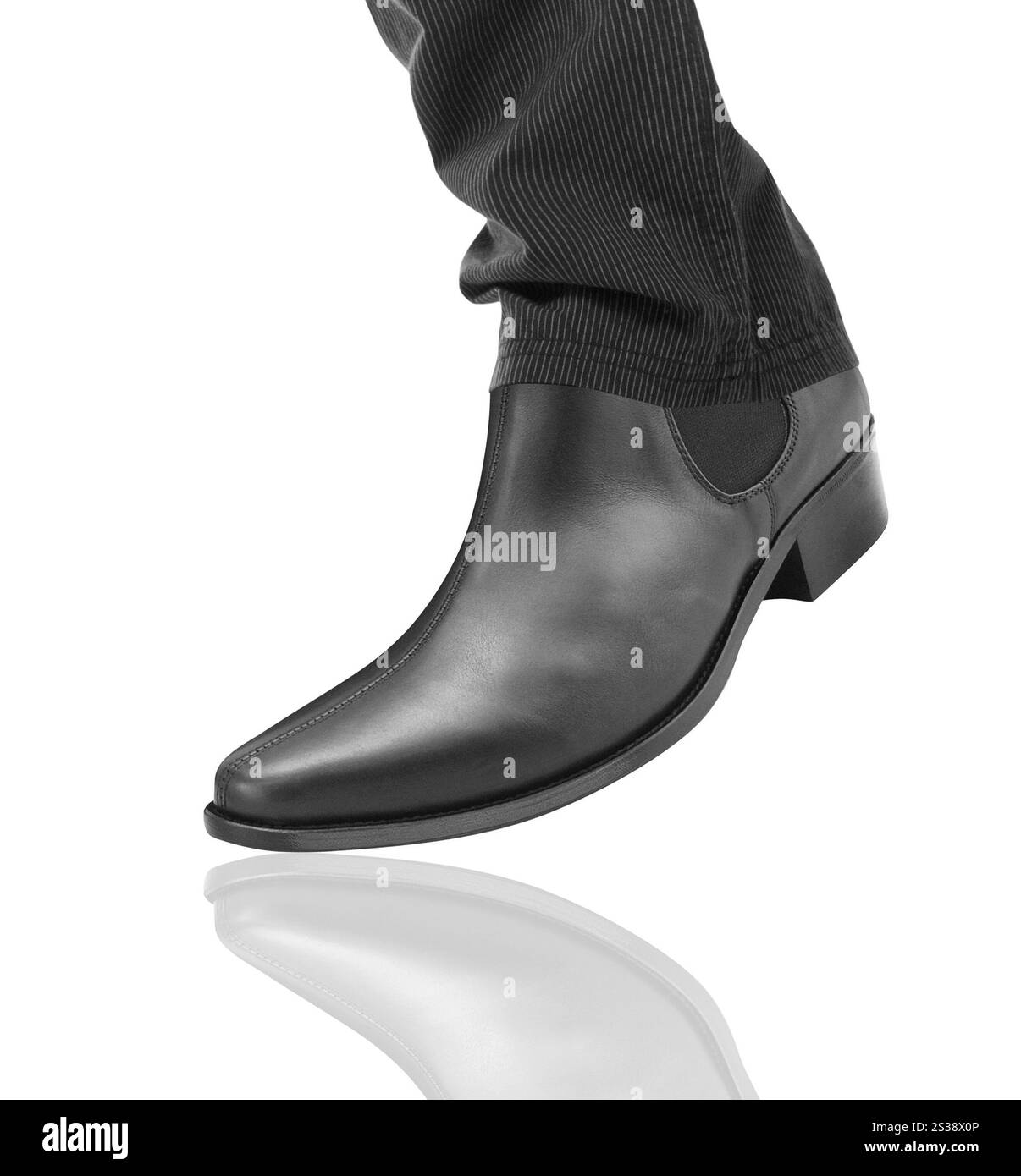 Geschäftsschuhe isoliert auf weiß Stockfoto