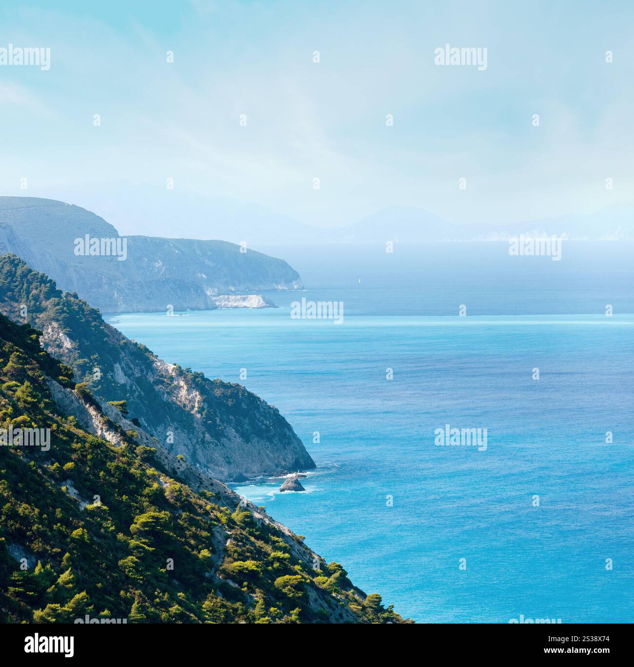 Lefkada Sommerinsel Küstenblick von oben (Griechenland) Stockfoto