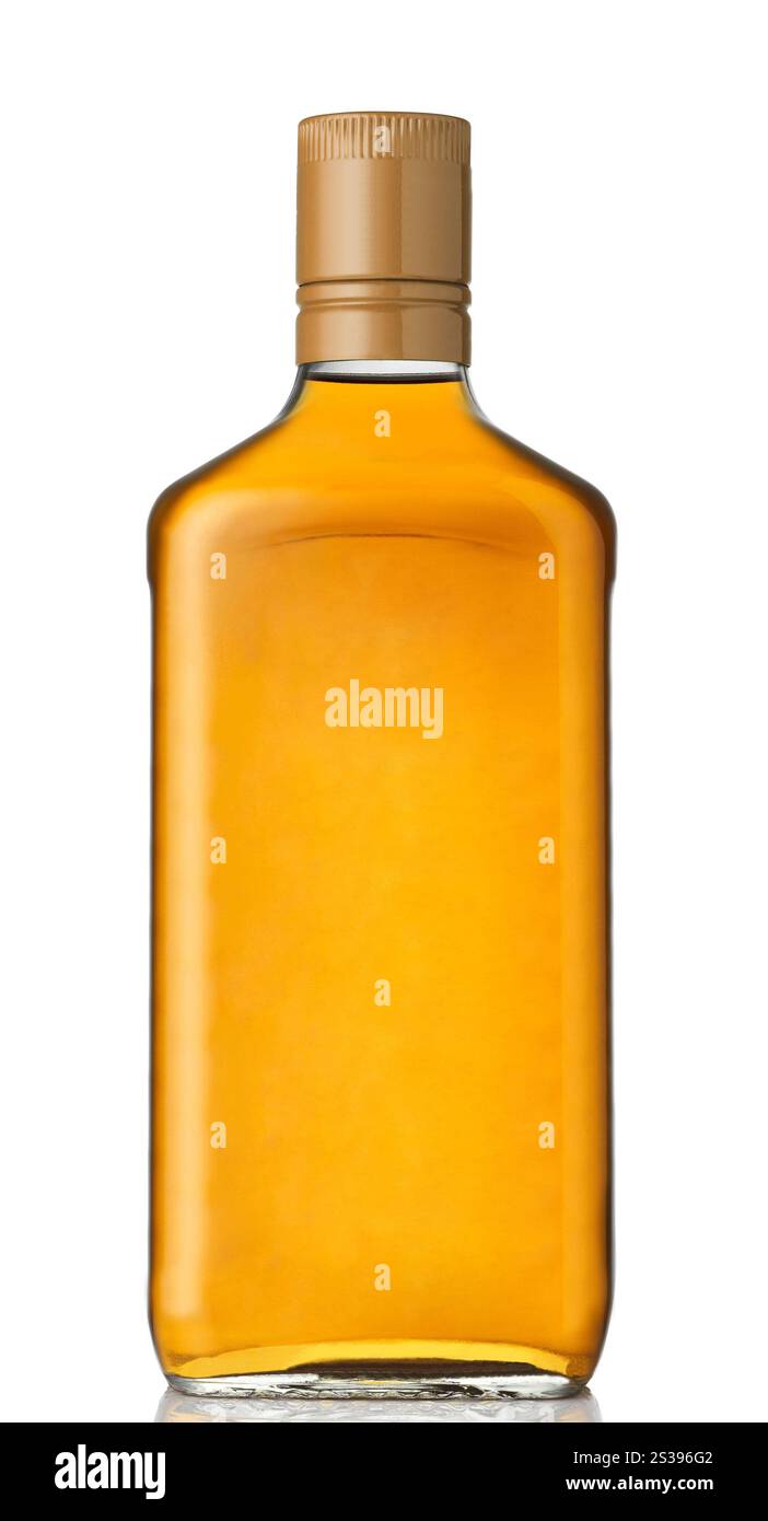 Whiskey-Flasche leer auf weißem Hintergrund. Whiskey-Flasche leer Stockfoto