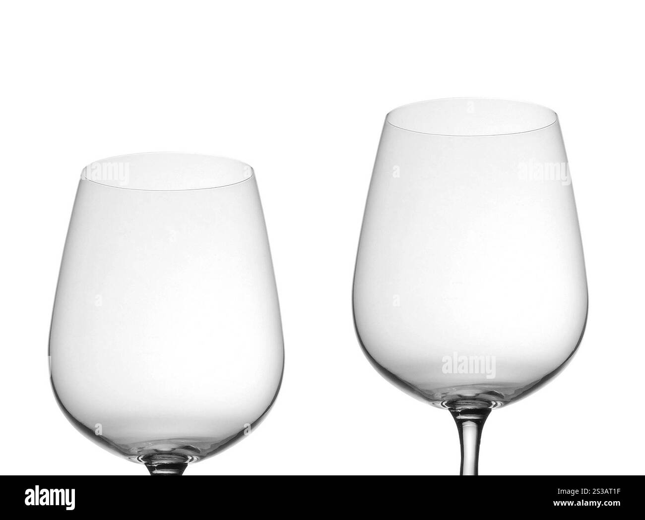 Leeres Weinglas isoliert auf weißem Hintergrund. Leeres Weinglas, isoliert auf einem Weißen Stockfoto