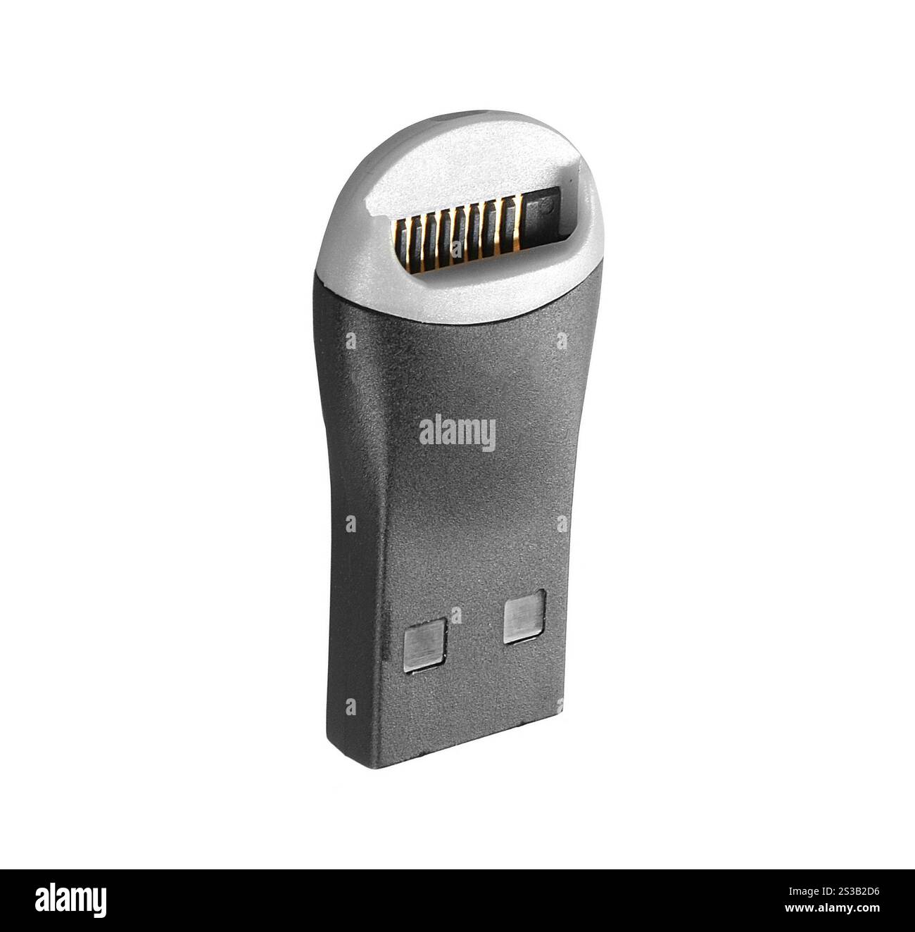 Verwenden Sie den USB-Flash-Anschluss zum Ladegerät isoliert auf weißem Hintergrund. Verwenden Sie den USB-Flash-Anschluss an das Ladegerät Stockfoto