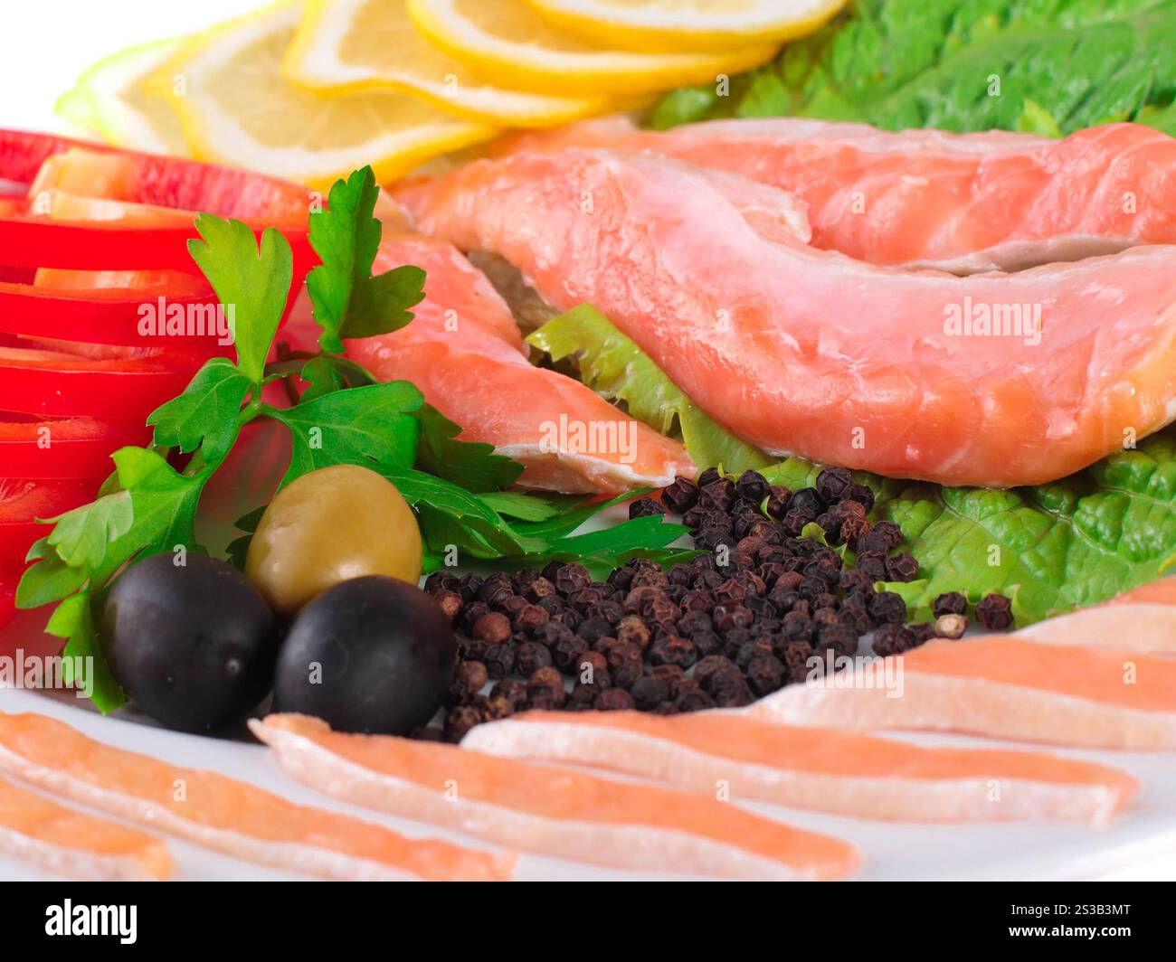 Nahaufnahme roter Fisch isoliert auf weißem Hintergrund. Schließen Sie den roten Fisch Stockfoto