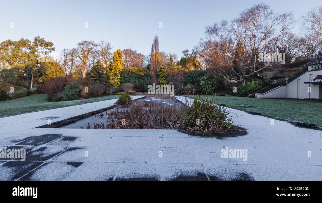 Frostiges Wetter im Hill Garden und Pergola im Londoner Hampstead. Stockfoto Frostiges Wetter im Hill Garden und Pergola im Londoner Hampstead. Stockfoto