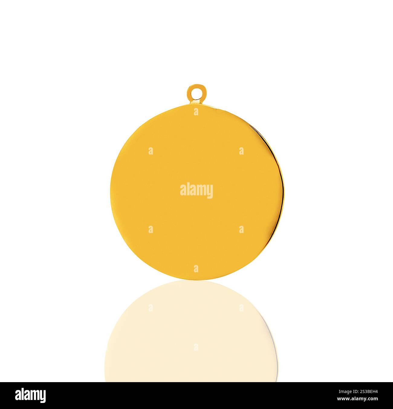 Goldmedaillon auf einer Goldkette Stockfoto