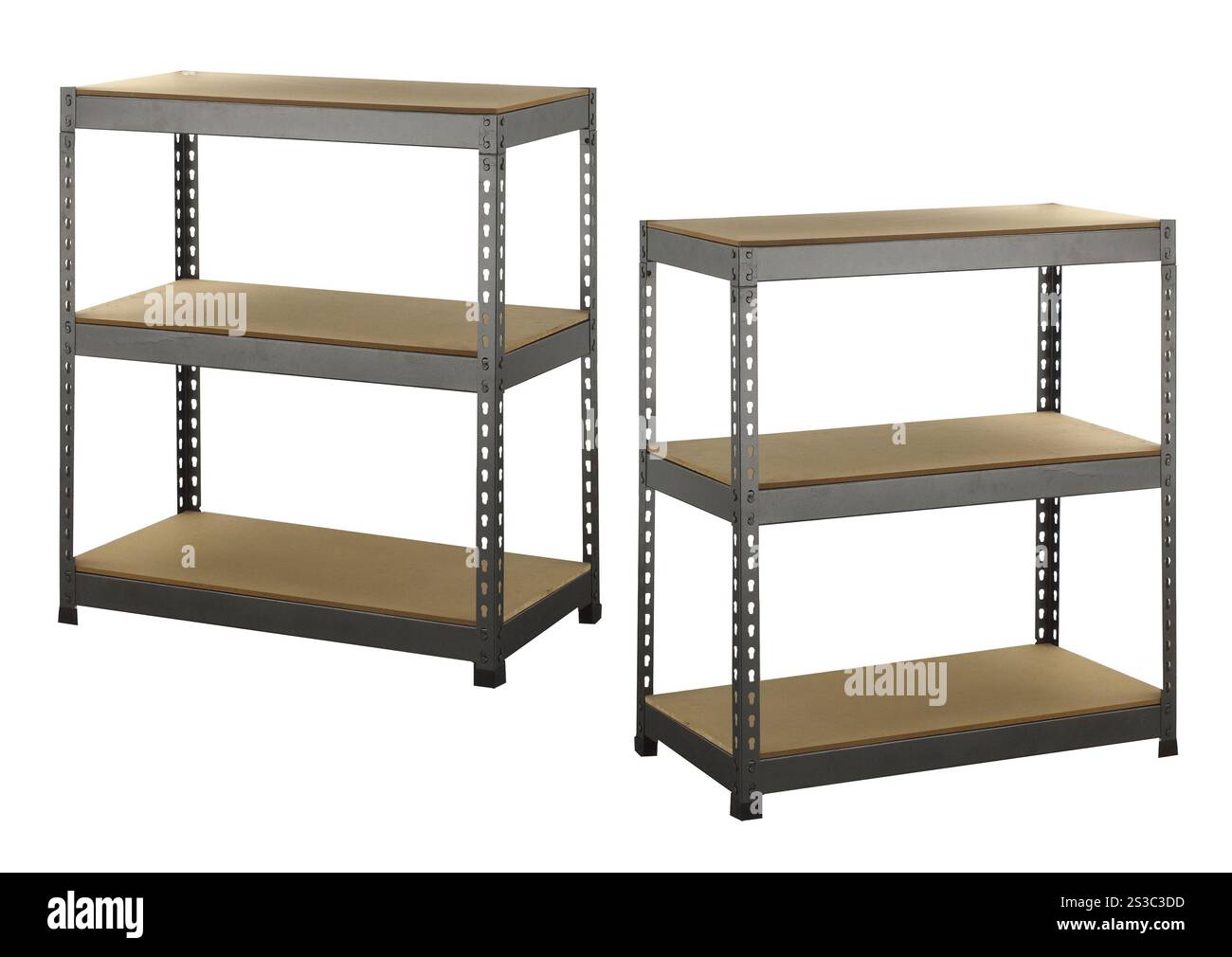 Industrielle Metallregale isoliert auf weißem Hintergrund. Industrielle Metallregale Stockfoto