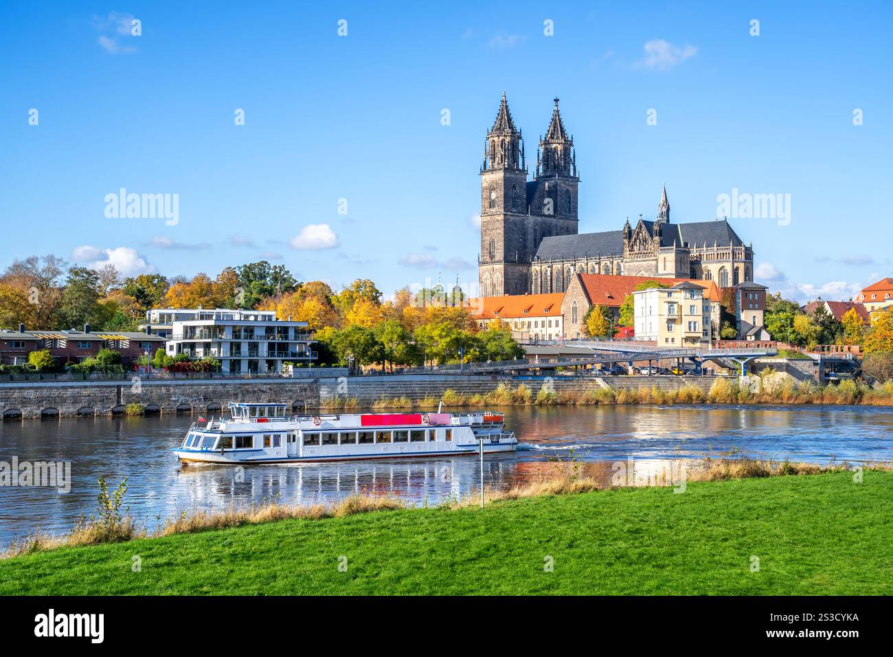 Magdeburg bridge -Fotos und -Bildmaterial in hoher Auflösung – Alamy
