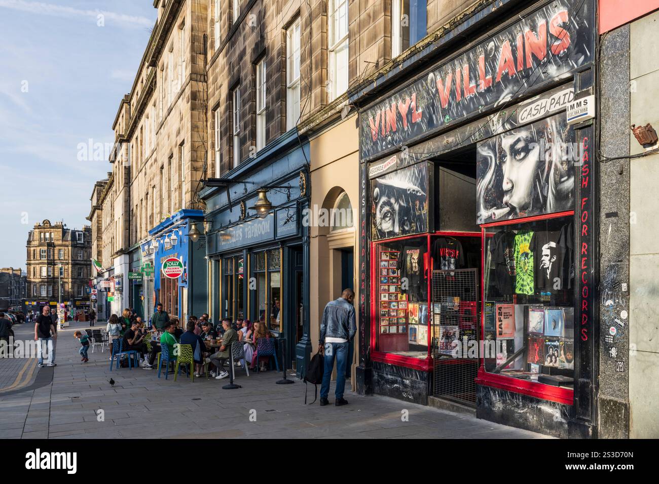 Edinburgh, Schottlands Kulturhauptstadt - oben auf dem Leith Walk gibt es viele kleine interessante Geschäfte. Tattoo-Kunst. Stockfoto