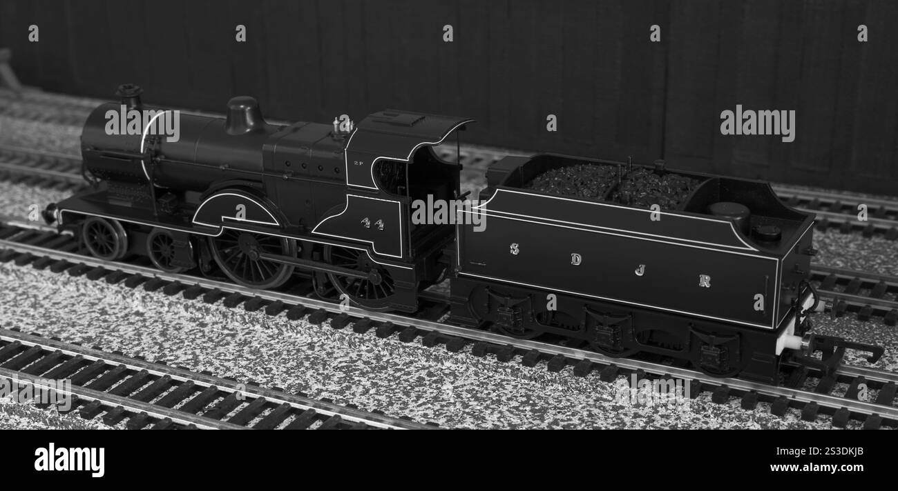 S&DJR Class 2P Dampflokomotive im Maßstab 00 von Hornby. Schwarzweißbild Stockfoto
