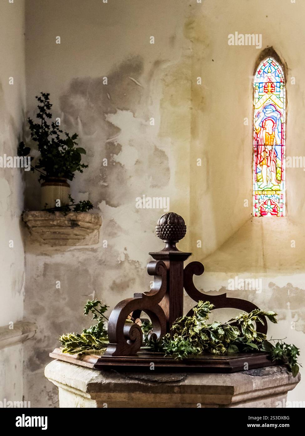 Taufbecken in All Saints Church, Down Ampney, Gloucestershire. Stockfoto