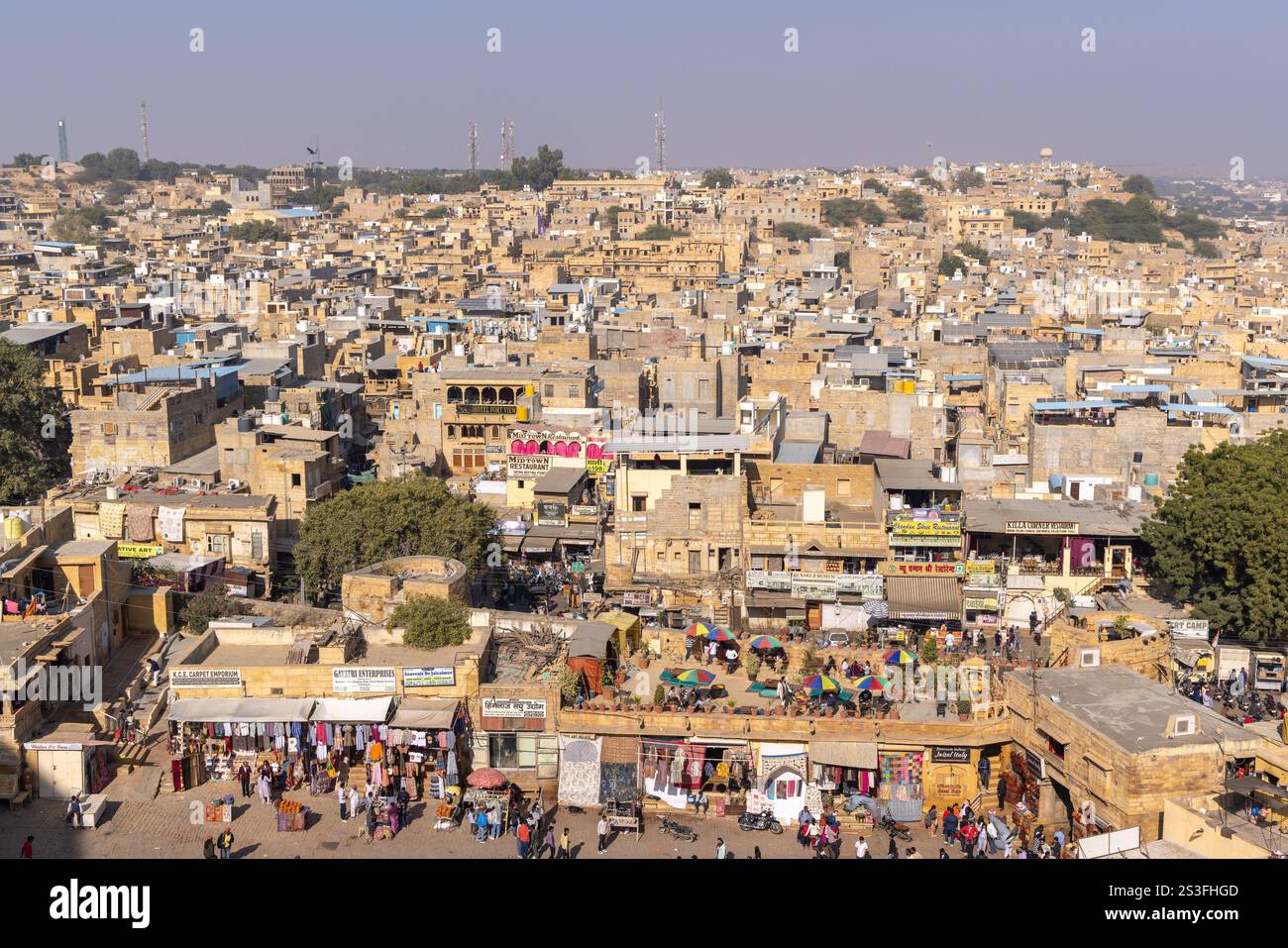 Ein Panoramablick auf Jaisalmer, dicht mit Häusern. Stockfoto