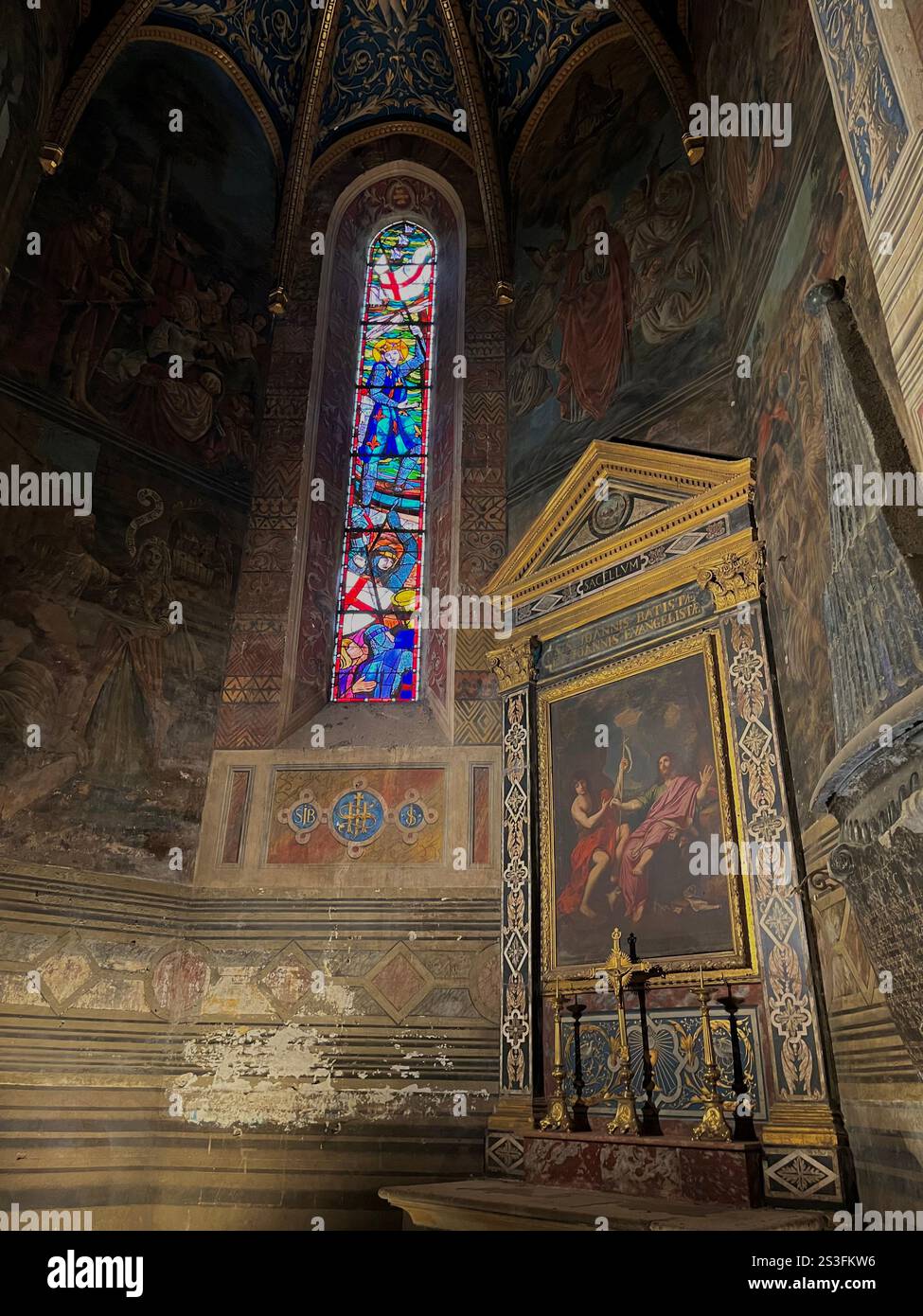 Die Kathedrale Saint Cecile aus dem 13. Jahrhundert ist im Inneren mit komplexen Kunstwerken gekleidet. Stockfoto