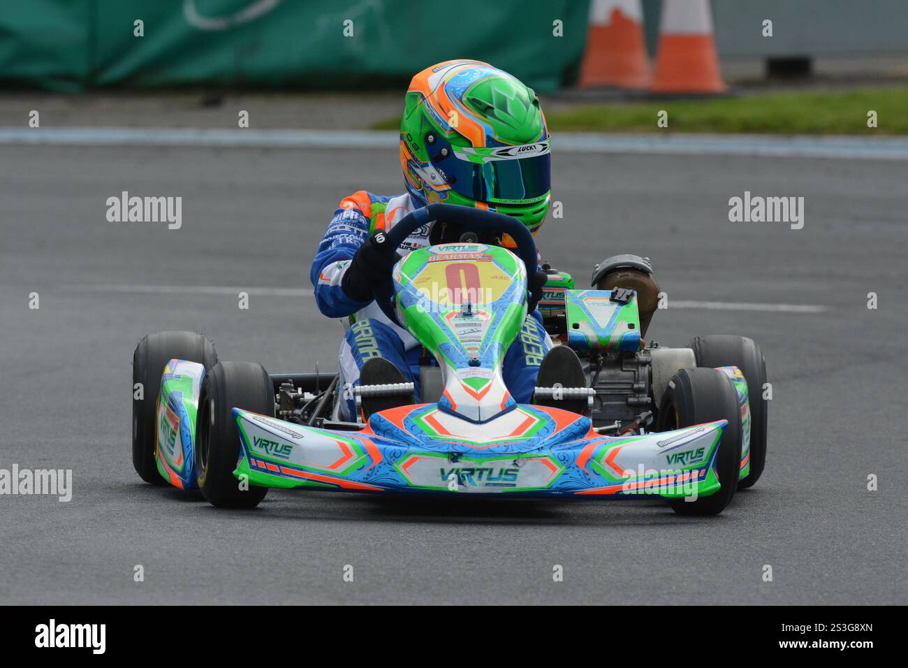 Britischer Rennfahrer der britische Rennfahrer Oliver Bearman, 2025, sieht ihn in der Formel 1 für das Haas F1-Team, hier in seinem frühen k Stockfoto