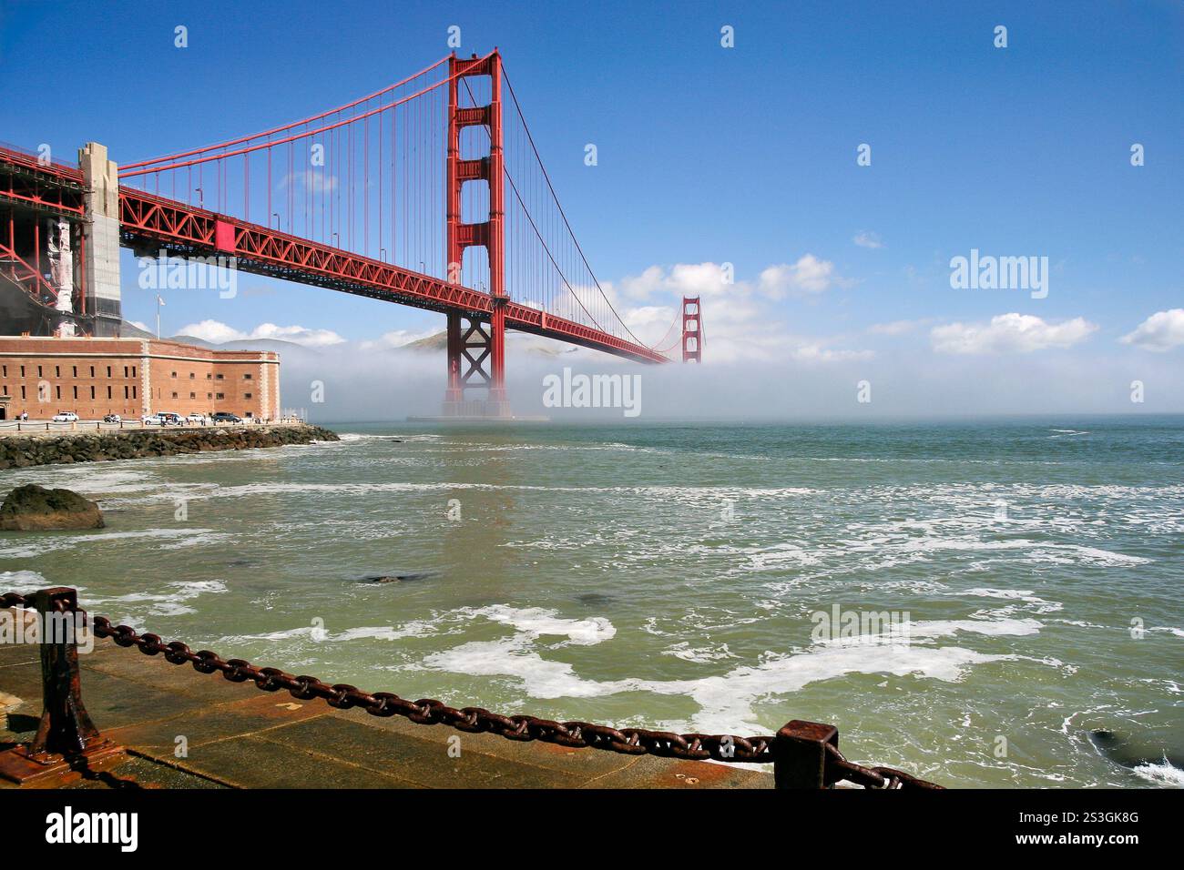 Berühmte Gold Gate Bridge in San Francisco, CA Stockfoto