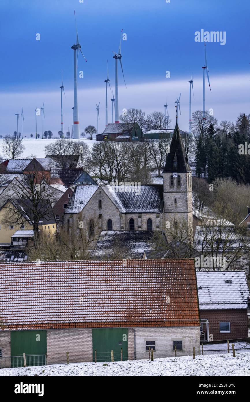 Windpark bei Iggenhausen gehört zur selbsternannten Energiestadt Lichtenau, über 190 Windräder und über 1200 Solarpaneele erzeugen zehnmal mehr Stockfoto