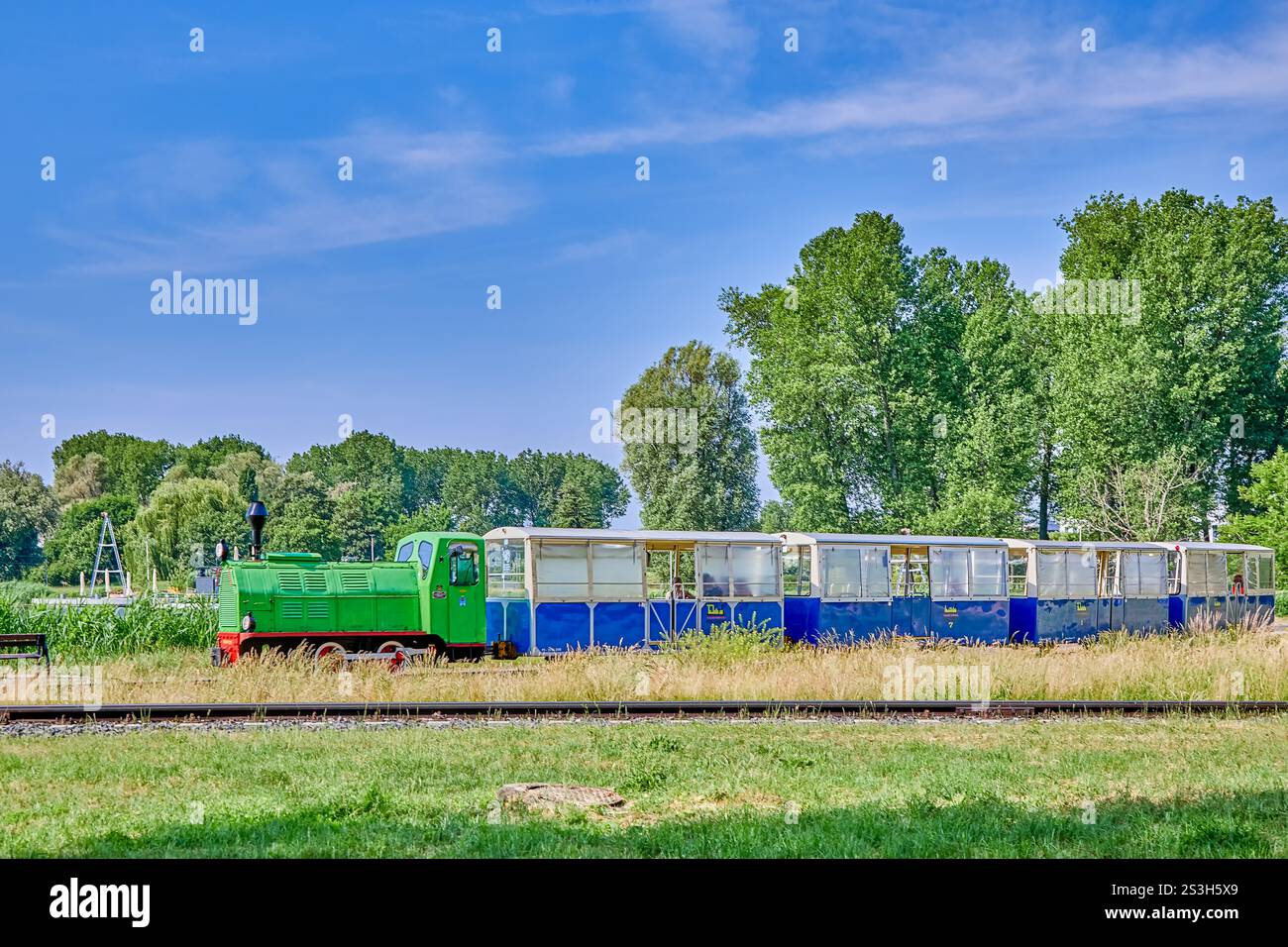 Die Park Railway (Maltanka) ist eine 600 mm große Schmalspurbahn in Poznań. Er ist 3,85 Kilometer (2,4 Meilen) lang, Paznan, Europa, Polen Stockfoto