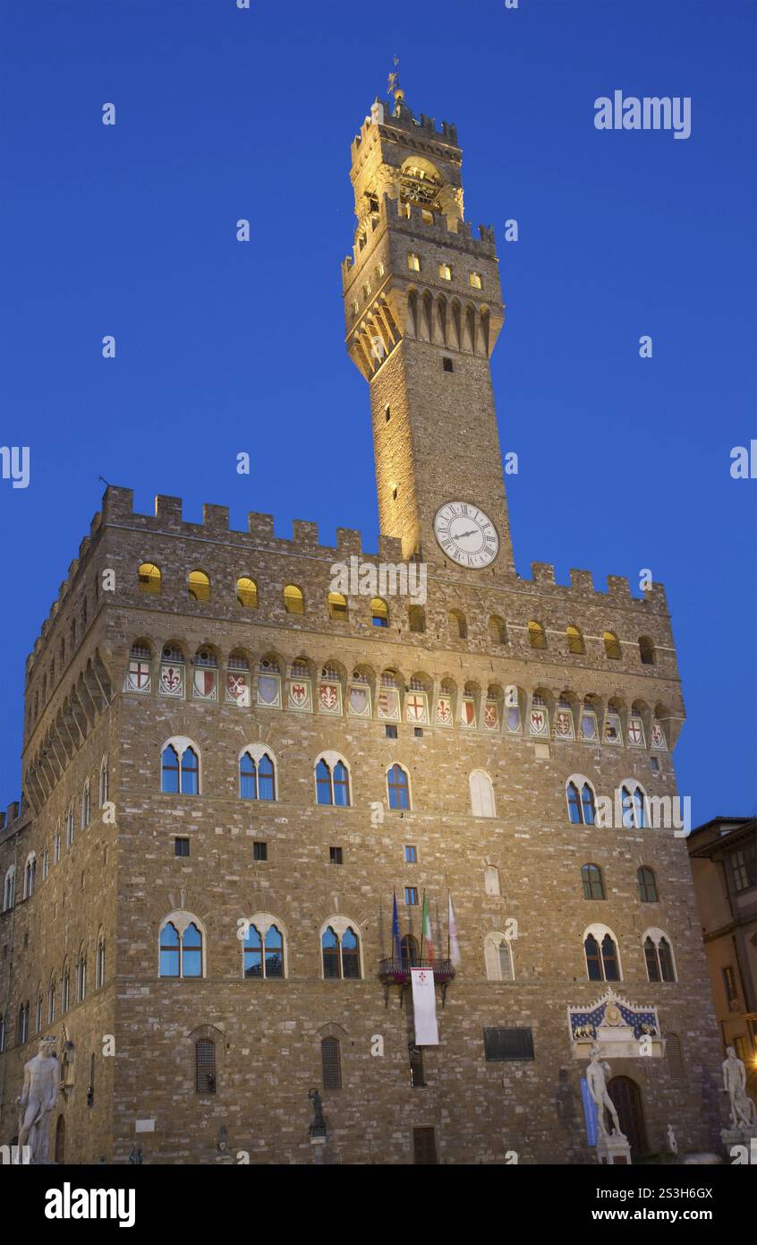 Palazzo Vecchio in der blauen Stunde, Florenz, Toskana, Italien Florenz, Italien, Europa Stockfoto