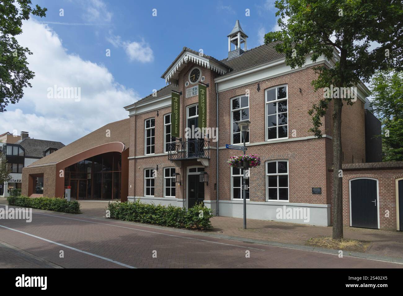 Nuenen, Niederlande. 22. Juni 2024. Van Gogh Dorfmuseum mit Dokumentation über den Aufenthalt des Malers Vincent van Gogh. Das Museum befindet sich Stockfoto